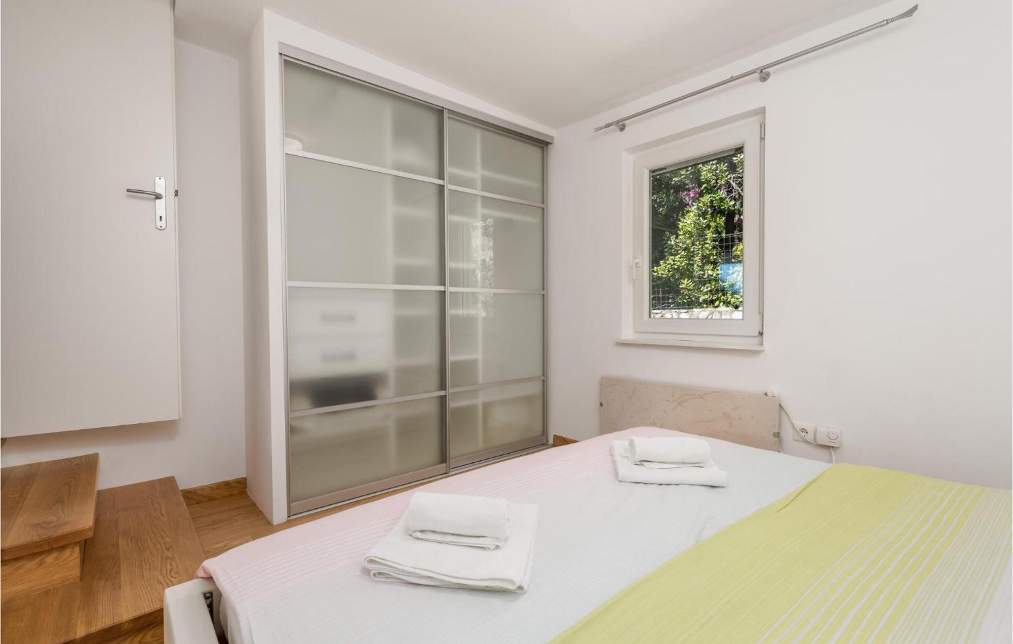 Nice Home In Krk With Kitchen Крк Экстерьер фото
